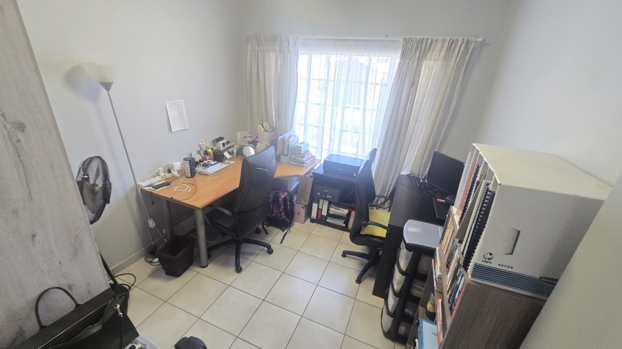 3 Bedroom Property for Sale in Waterkloof East North West